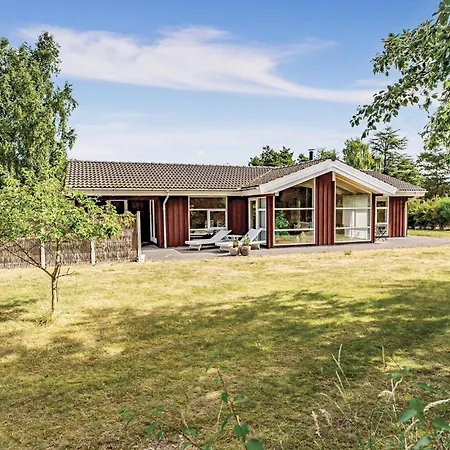 Three-bedroom In Sjallands Odde Semesterbostad *