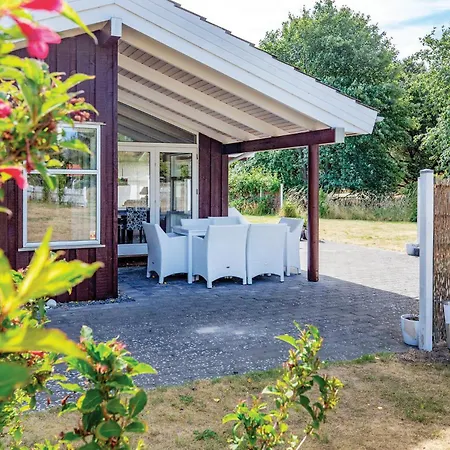 Three-bedroom In Sjallands Odde *