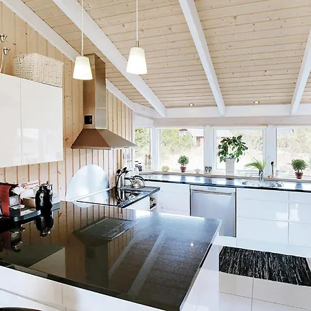 Three-bedroom In Sjallands Odde Tjørneholm