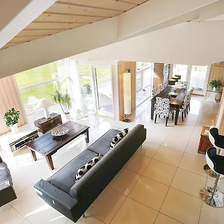 Three-bedroom In Sjallands Odde