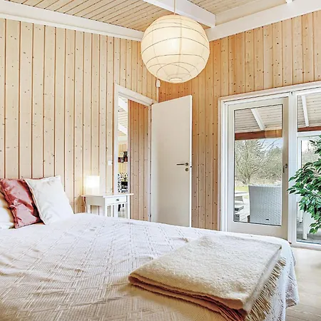 Semesterbostad Three-bedroom In Sjallands Odde
