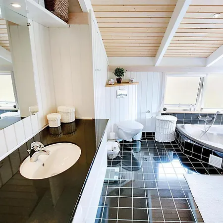 Three-bedroom In Sjallands Odde Semesterbostad *